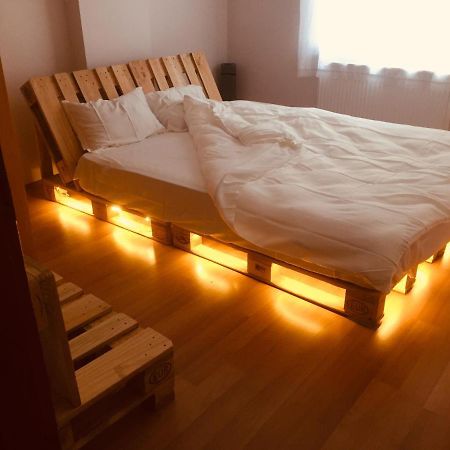 A Single Room in Home, одноместная комната в доме, Chambre simple, Habitación individual Истанбул Екстериор снимка