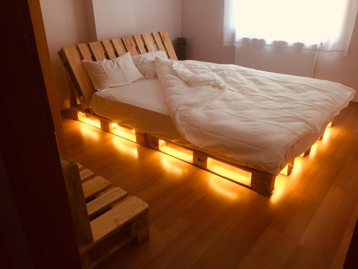 A Single Room in Home, одноместная комната в доме, Chambre simple, Habitación individual Истанбул Екстериор снимка